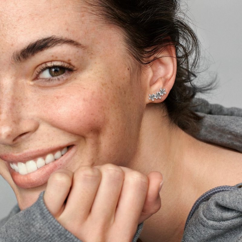 Daisy Silver Stud Earrings Wit