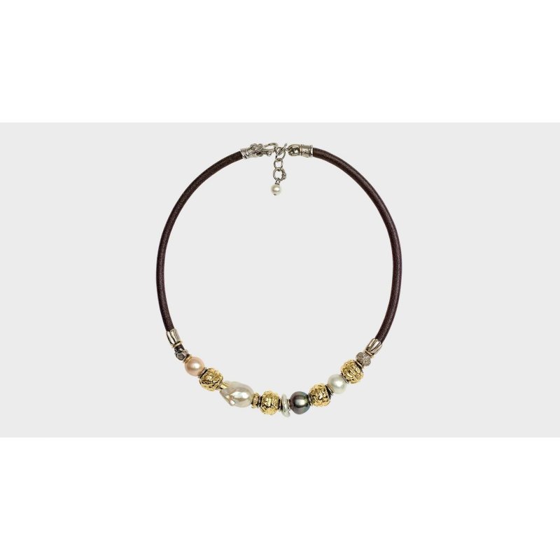 Collane In Cuoio 5 Mm Con Elementi In Oro Lavorato A Mano, Argento E Perle Naturali.