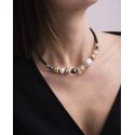 Collane In Cuoio 5 Mm Con Elementi In Oro Lavorato A Mano, Argento E Perle Naturali.