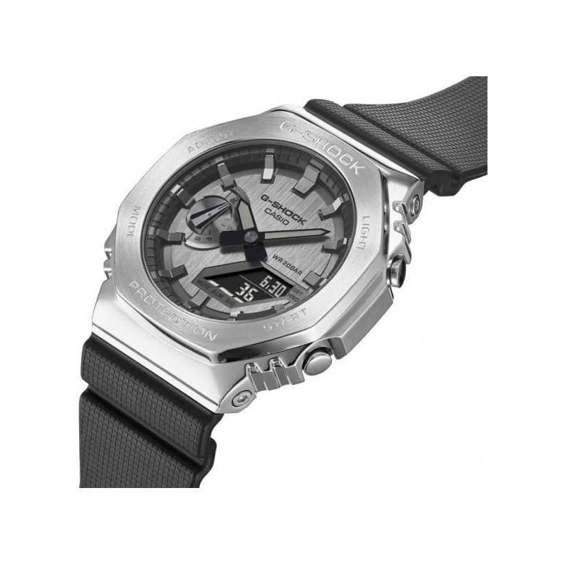 Orologio Casio G-Shock metal covered GM-2100-1AER