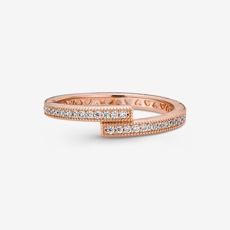 Anello sovrapposto scintillante