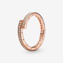 Anello sovrapposto scintillante