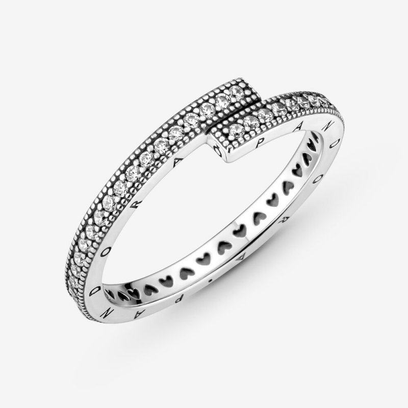 Anello Scintillante Logo Pandora e Cuori