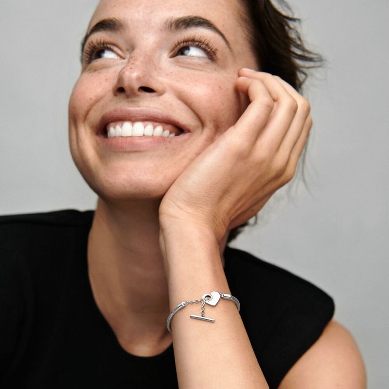 Bracciale Pandora Moments Con Maglia Snake, Cuore E Barretta A T