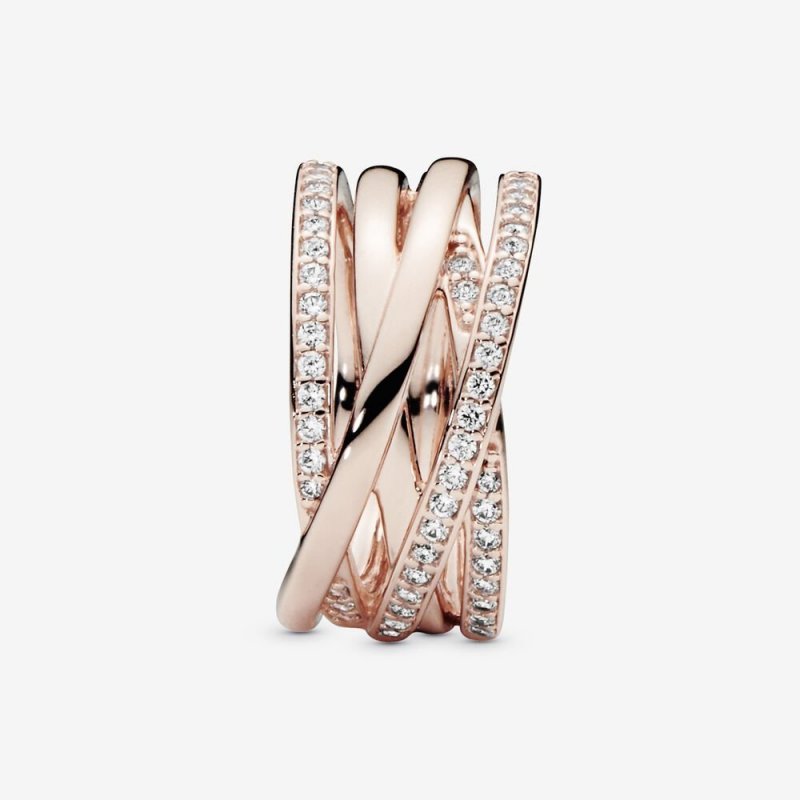 Anello linee intrecciate scintillanti