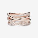 Anello linee intrecciate scintillanti