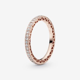 Anello pietre scintillanti e cuori
