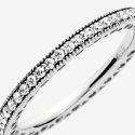 Anello pietre scintillanti e cuori