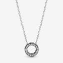 Collana con cerchio, pavé e logo Pandora