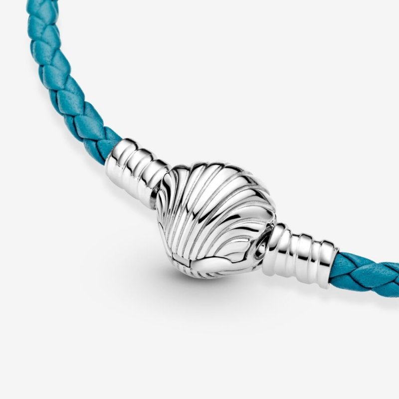 Bracciale Pandora Moments in pelle intrecciato turchese con chiusura a conchiglia