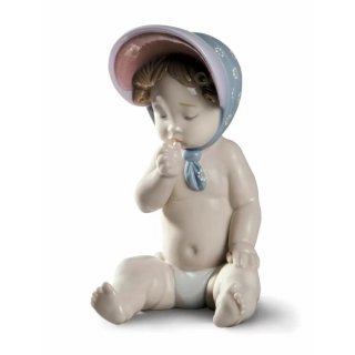 Figurina Bimba con berretto