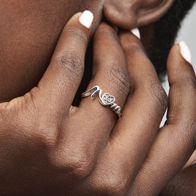 Mum Pavé Heart Ring