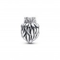Charm Leone Regale