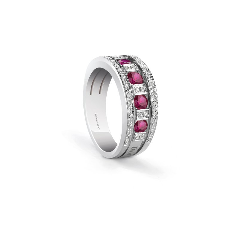 Anello in oro bianco con diamanti e rubini