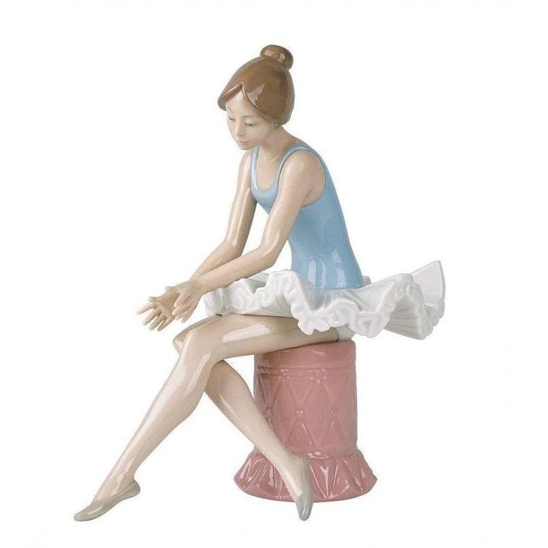 Ballerina Seduta by Nao
