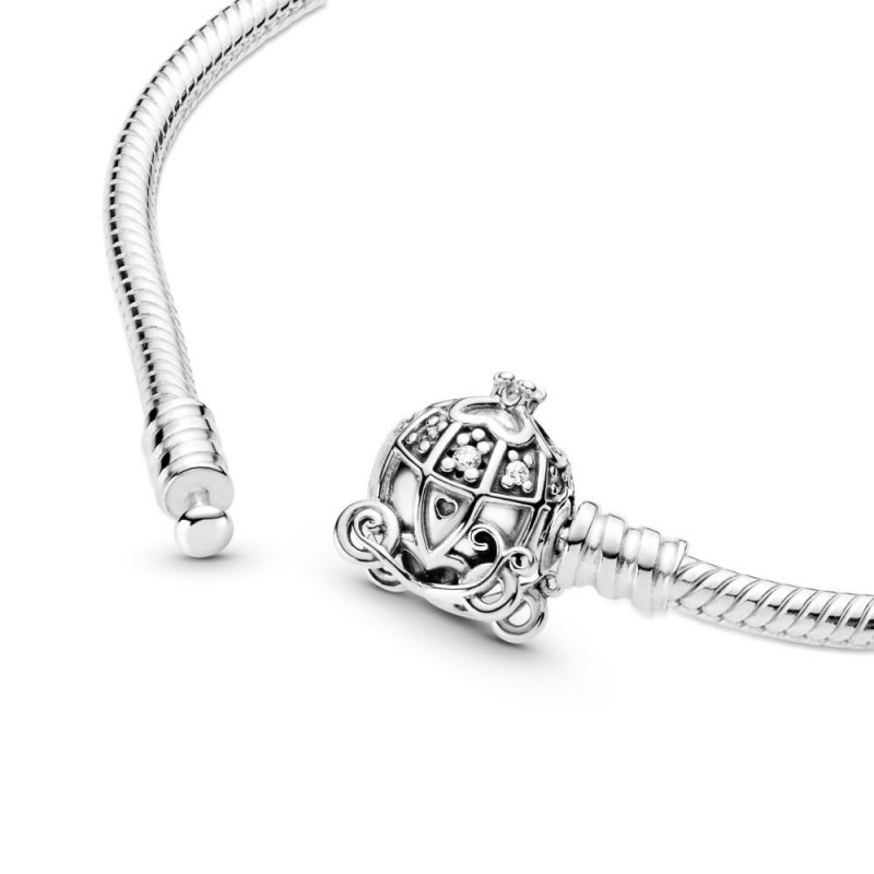 Disney, bracciale Pandora Moments con chiusura con carrozza a forma di zucca di Cenerentola