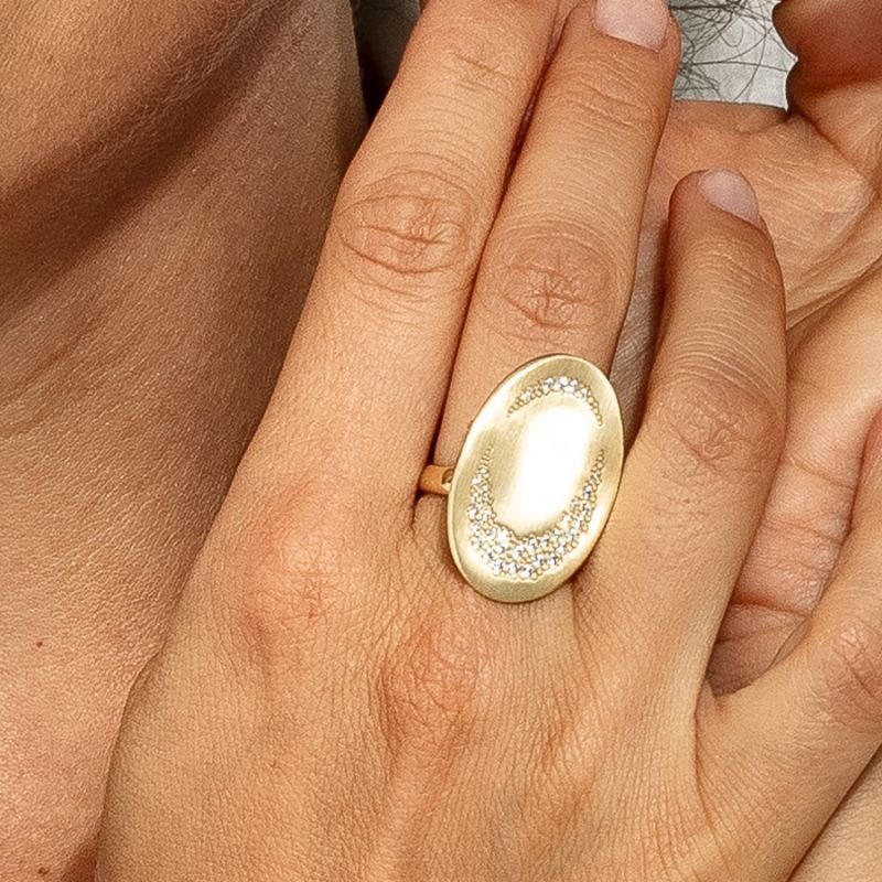 Anello Grande Ovali Preziosi Con Pavè Di Zirconi