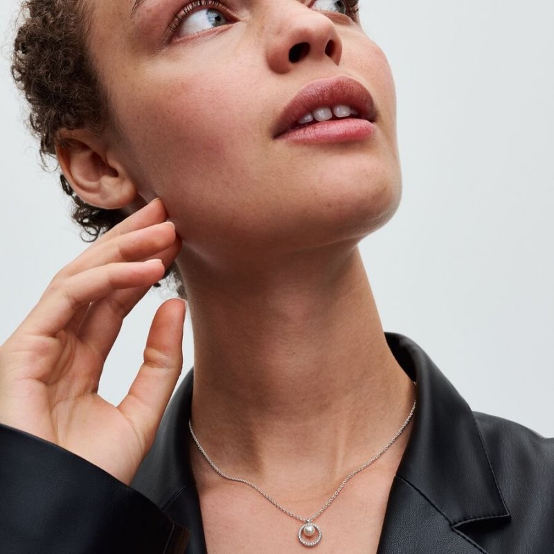 Collana con Perla d’Acqua Dolce Coltivata e Pavè