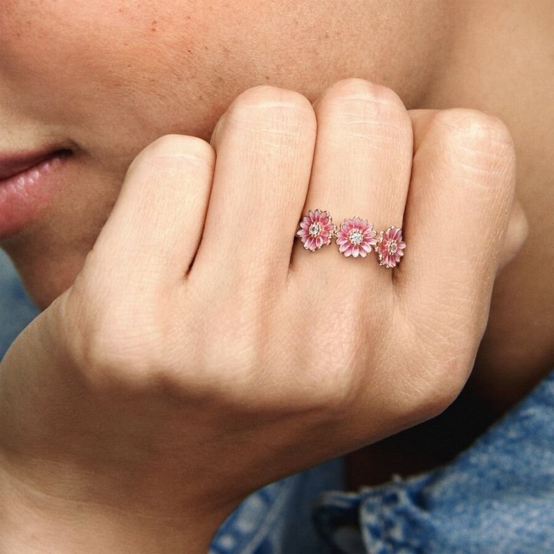 DAISY PANDORA ROSE RING WITH CLEAR CUBIC