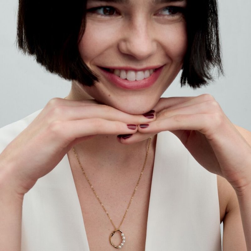 Collana Cerchio Linea Sinuosa con Perle d'Acqua Dolce Coltivate
