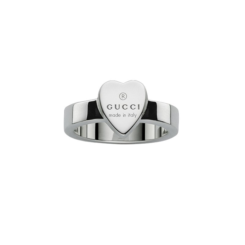 Anello con motivo a cuore inciso Gucci Trademark in argento 925