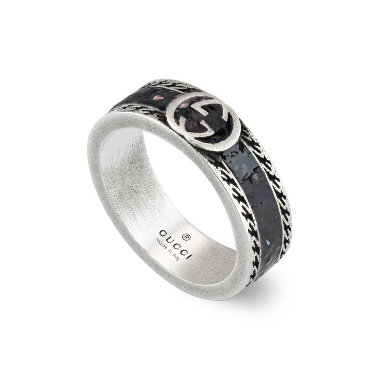 Anello in argento 925 e smalto nero con dettaglio G intrecciata