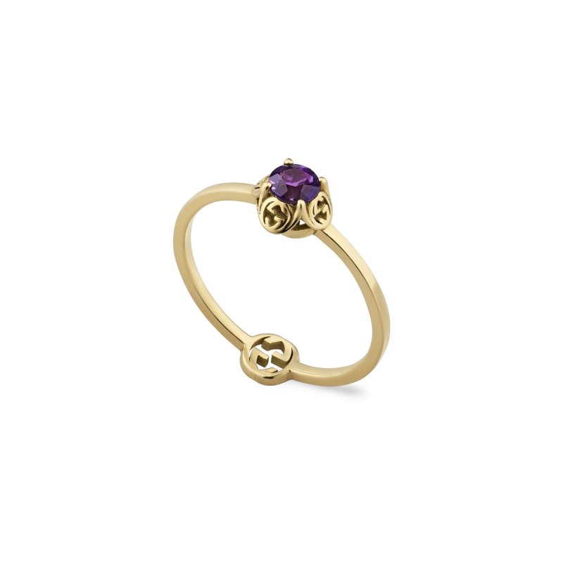 Anello con motivo Interlocking G in oro giallo 18kt e ametista