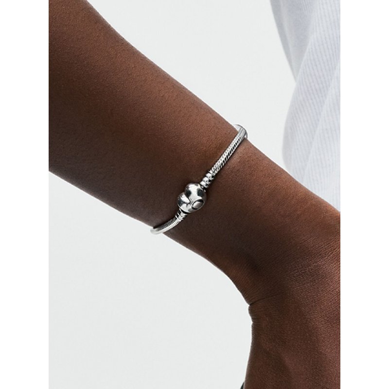 Silver Bracelet With Heart-Shaped Clasp