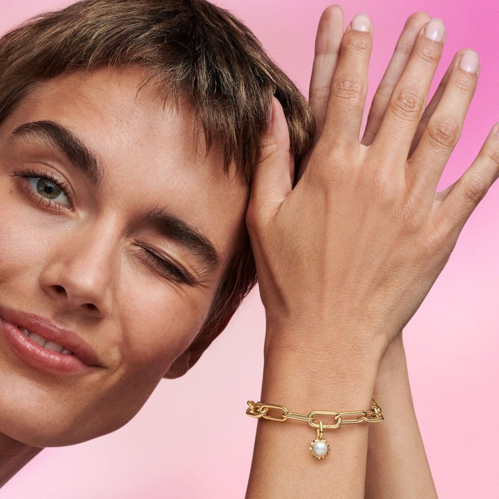 Charm Mini Pendente Sun con Perla d’Acqua Dolce Coltivata Pandora ME