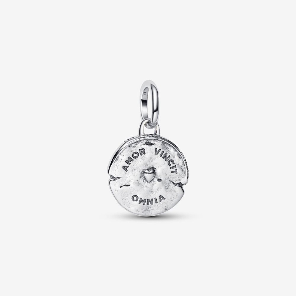 Charm Medallion Cuore Sacro "Amor Vincit Omnia"