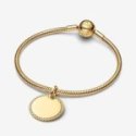 Uno stile minimalista che fa la differenza. Aggiungi alla tua collezione il nuovo pendente medaglia luminosa da incidere con pla