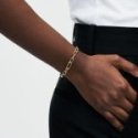 Mixa ciò che ami. La catena maglia link placcata oro 14k offre infinite possibilità di styling. Con 2 link apribili, 4 link tra 
