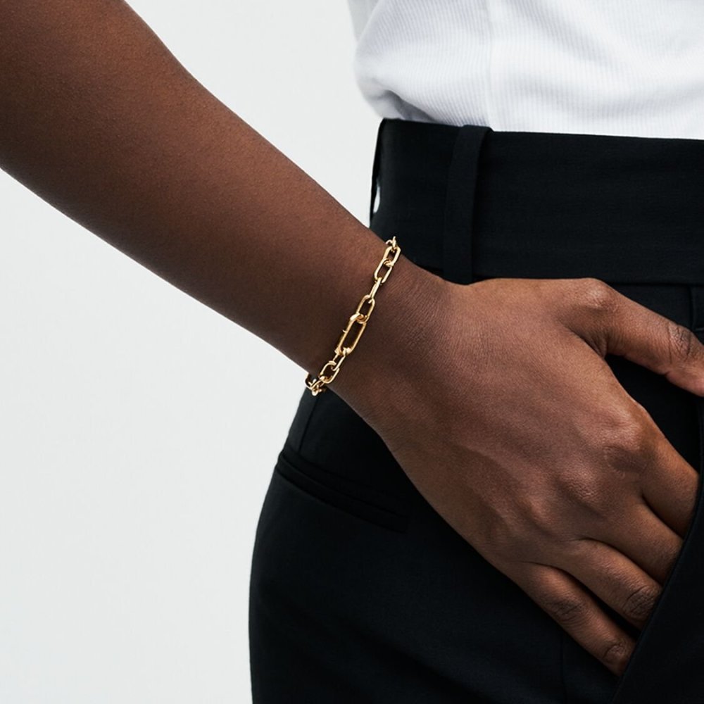 Mixa ciò che ami. La catena maglia link placcata oro 14k offre infinite possibilità di styling. Con 2 link apribili, 4 link tra 