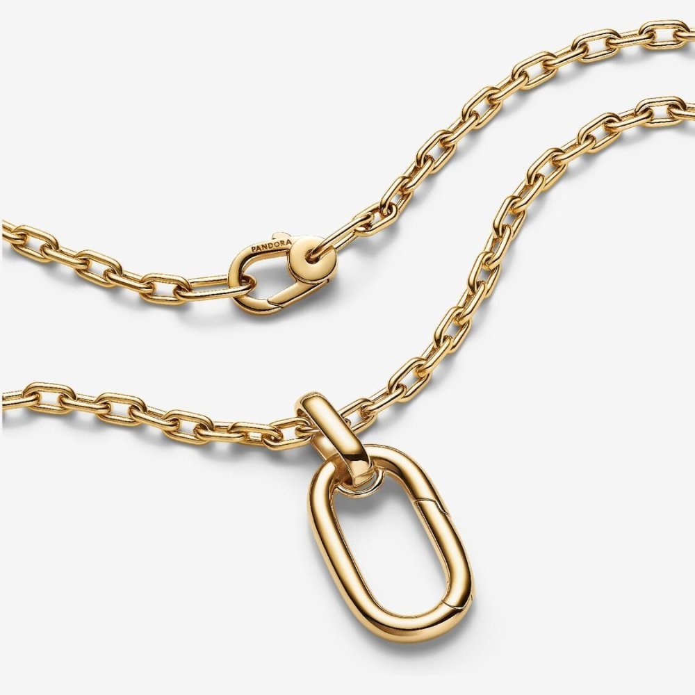 Rinnova il tuo look con la nuova collana a maglia link componibile con placcatura in Oro 14K. Aggiungi fino a 4 medallion e 1 me
