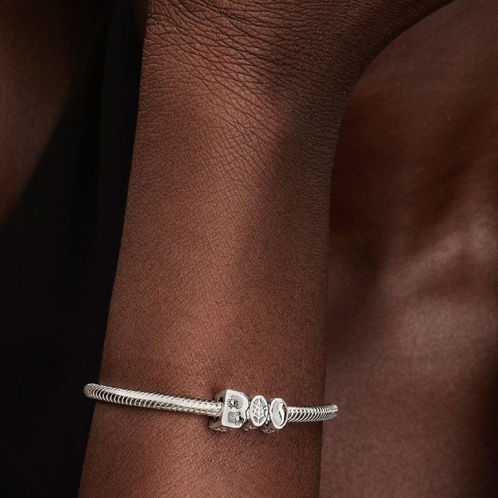 Charm "BOO" che si illumina al buio