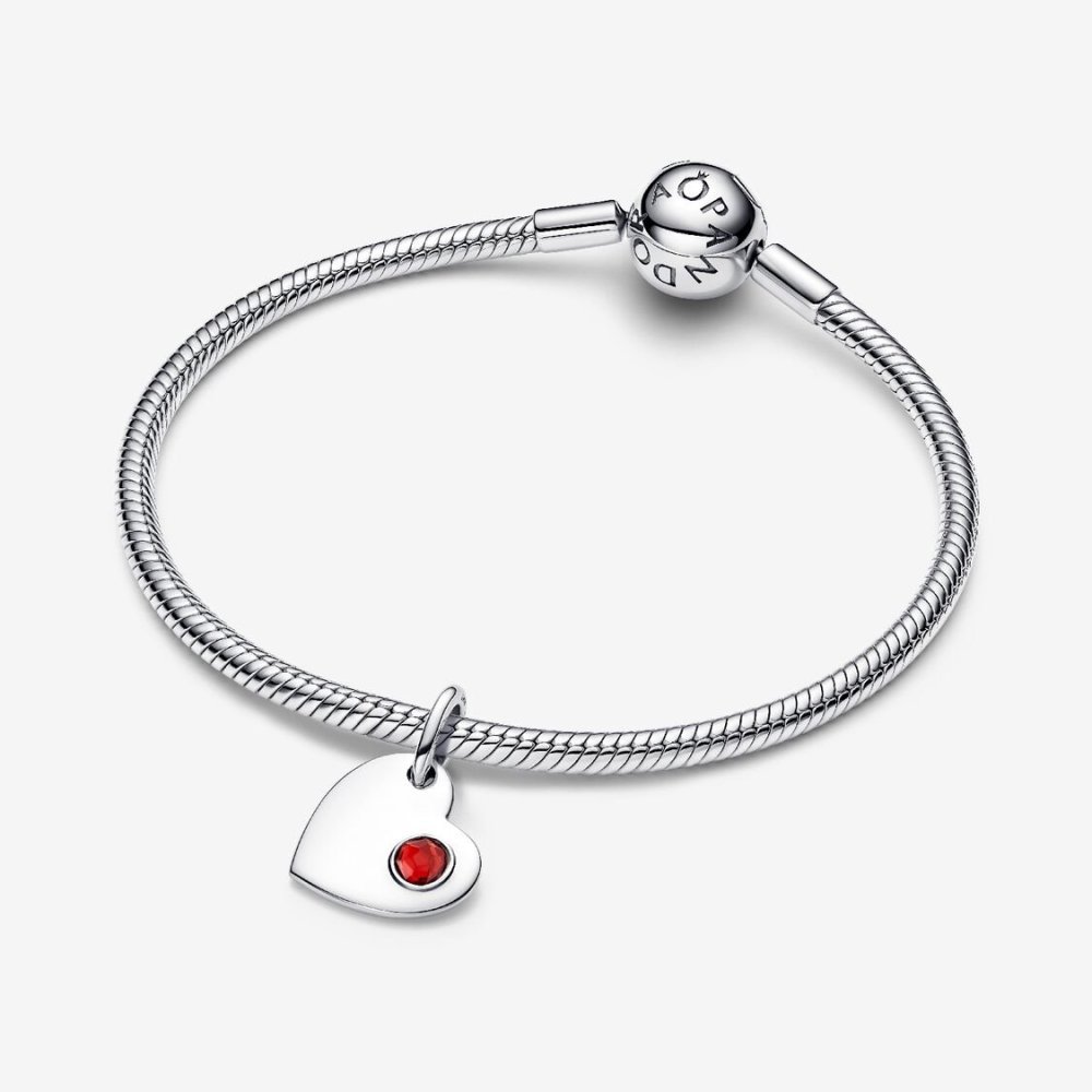 Charm Pendente Cuore con Pietra Rossa Scuro Gennaio Charm Pendente Cuore con Pietra Rossa Scuro Gennaio