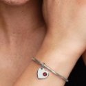 Charm Pendente Cuore con Pietra Rossa Scuro Gennaio Charm Pendente Cuore con Pietra Rossa Scuro Gennaio