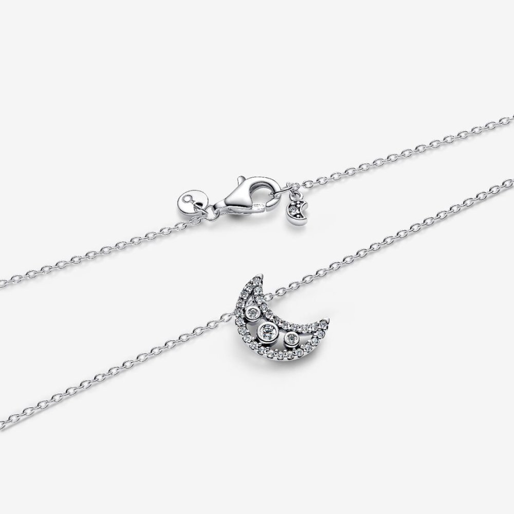 Collana con pendente Falce di luna Collana con pendente Falce di luna