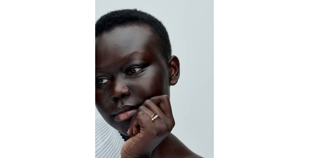 Anello Linea Sinuosa con Perle d’Acqua Dolce Coltivate e Pavè