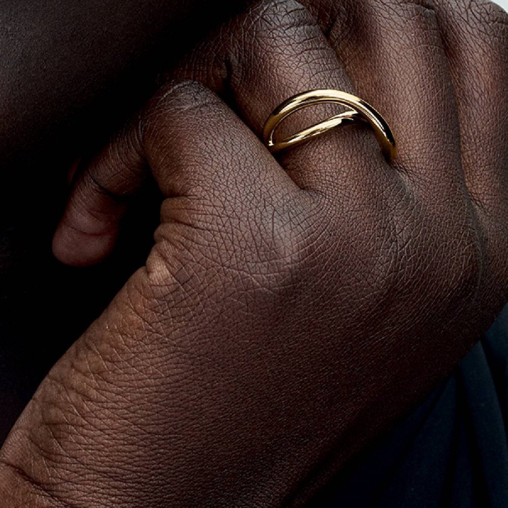 Anello Infinito Linea Sinuosa