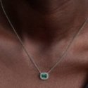 Collana Con Ciondolo Rettangolare Scintillante A Halo Verde