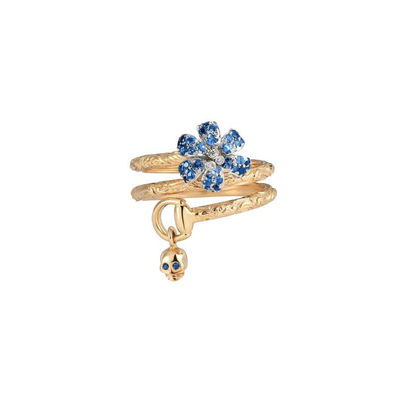 Anello Gucci Flora con motivo teschio in oro rosa e bianco 18kt, zaffiri blu e diamanti